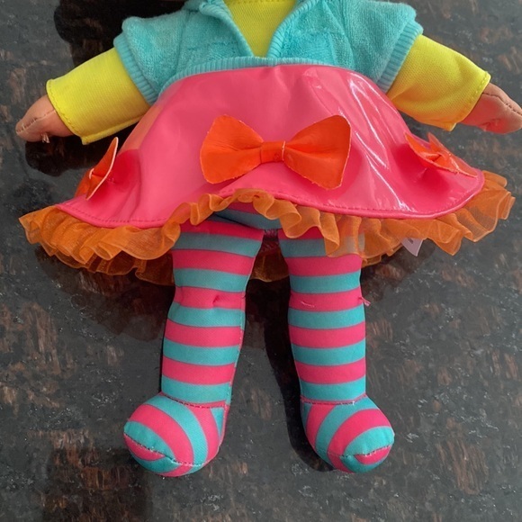 L.O.L. Surprise! Jumbo 15” NEON Q.T. Stuffed HUGGABLE Plush Doll BFF - Picture 4 of 9